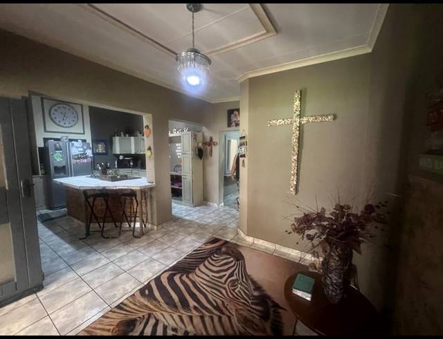 3 BEDROOM HOUSE FOR SALE IN PRETORIA GARDENS